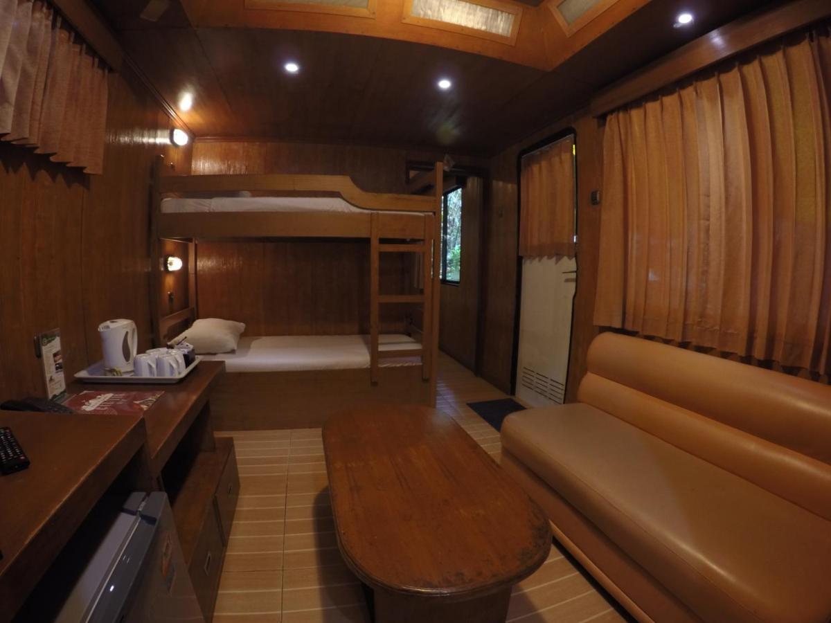 Safari Resort Puncak Luaran gambar