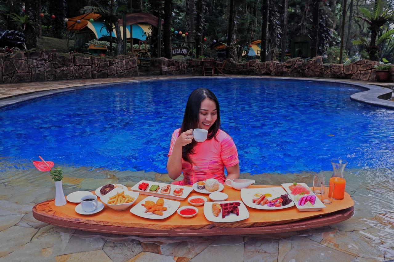 Safari Resort Puncak Luaran gambar