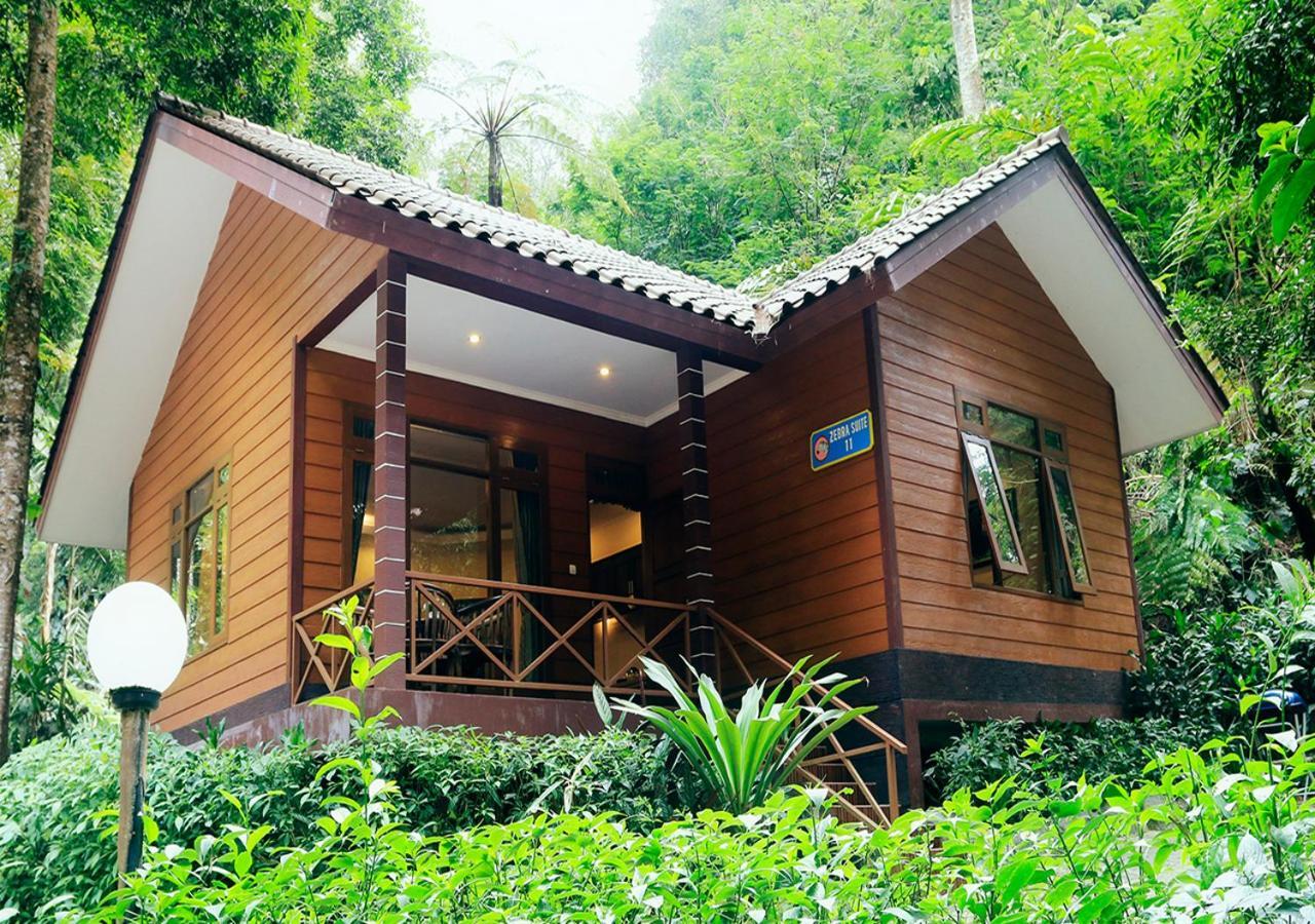 Safari Resort Puncak Luaran gambar