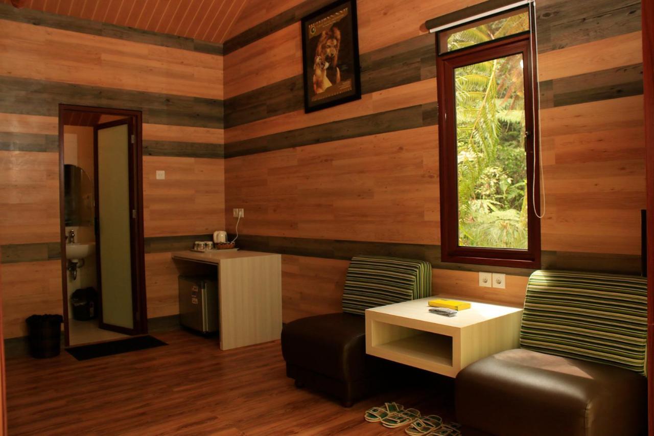 Safari Resort Puncak Luaran gambar