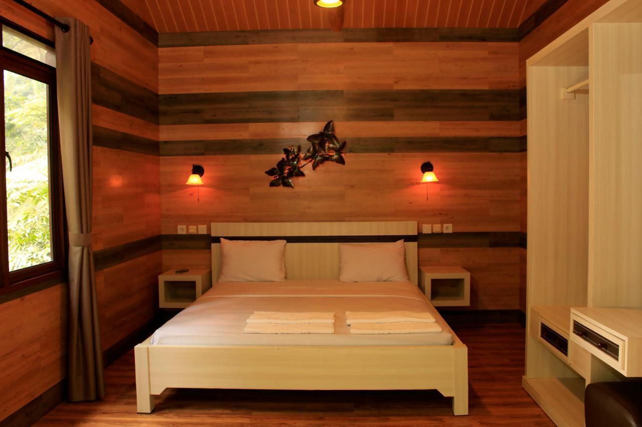 Safari Resort Puncak Luaran gambar